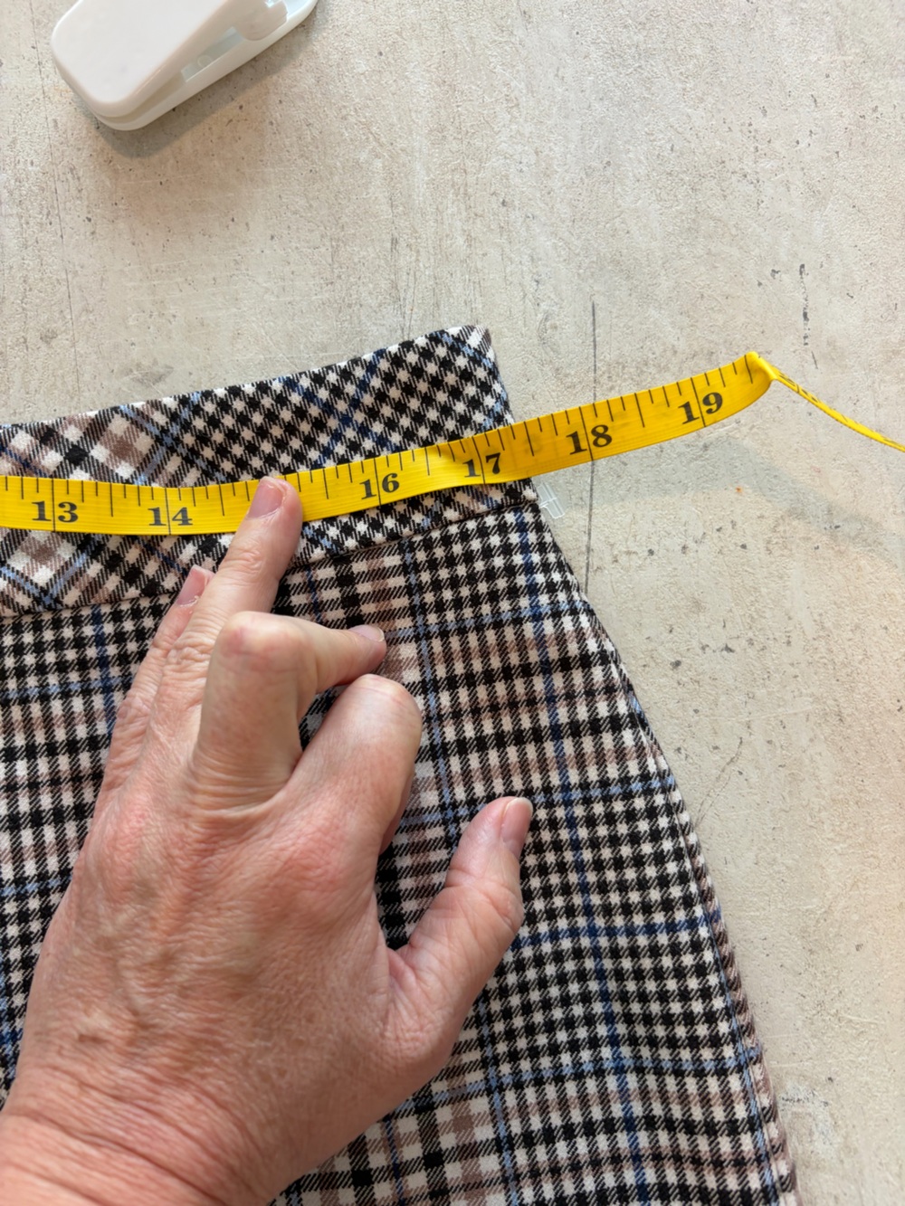Ann Taylor Petite Plaid Button Front Pencil Skirt Size 12P Lined - Picture 7 of 9